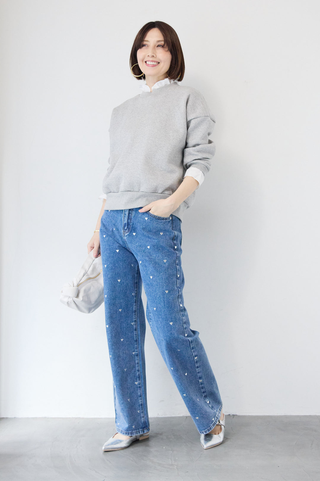 [SET]フリルレイヤードスウェットトップス+ハートスタッズ デニムパンツ(2set)