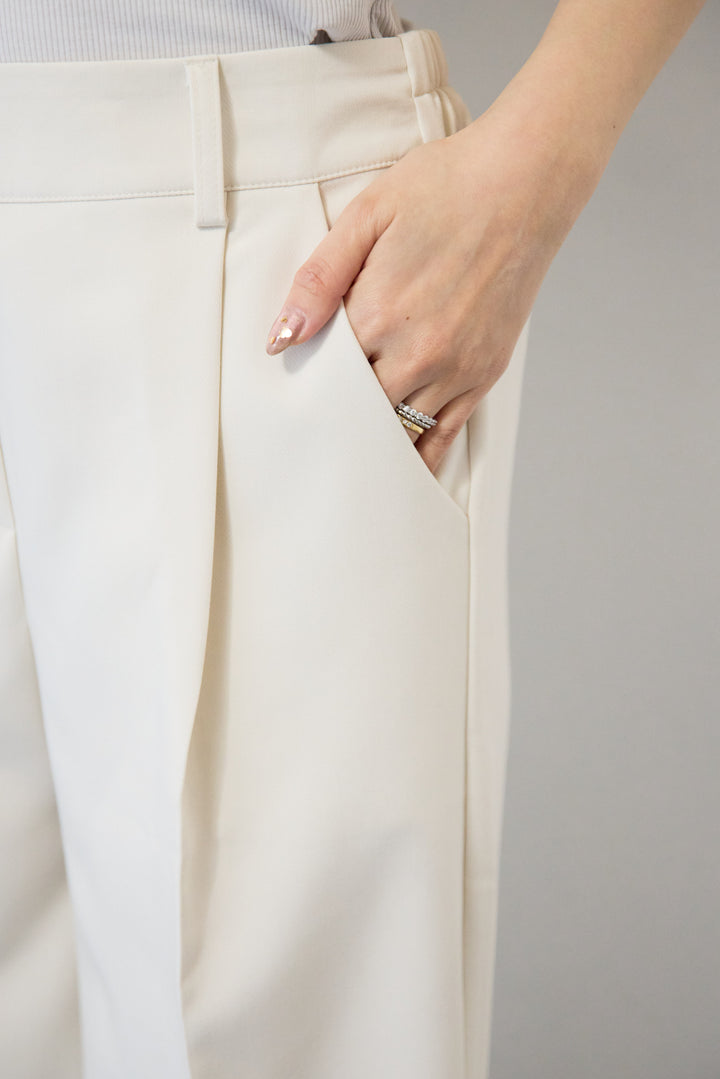 エフォートレス・ドレススラックス