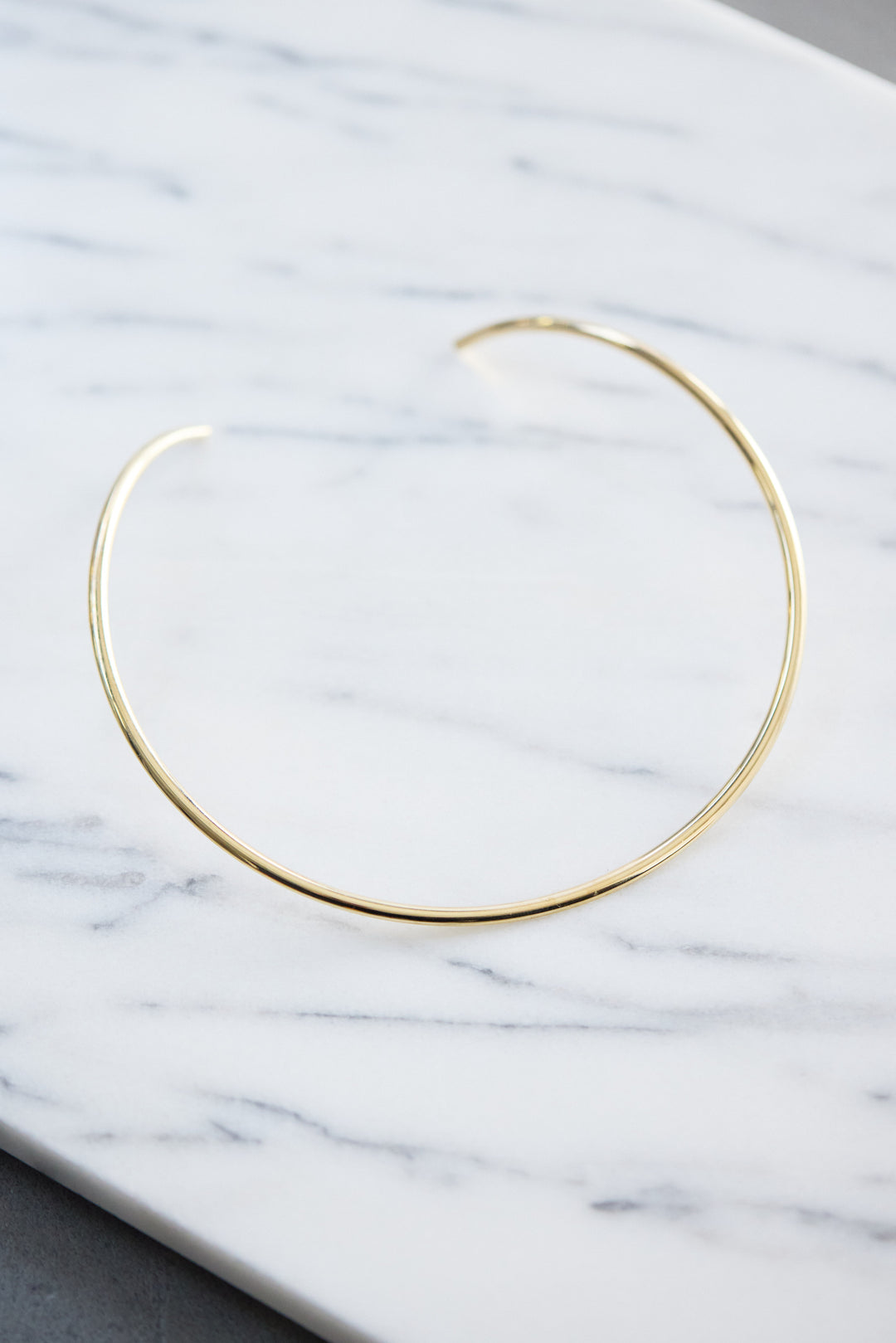 スリムカーブメタルチョーカー