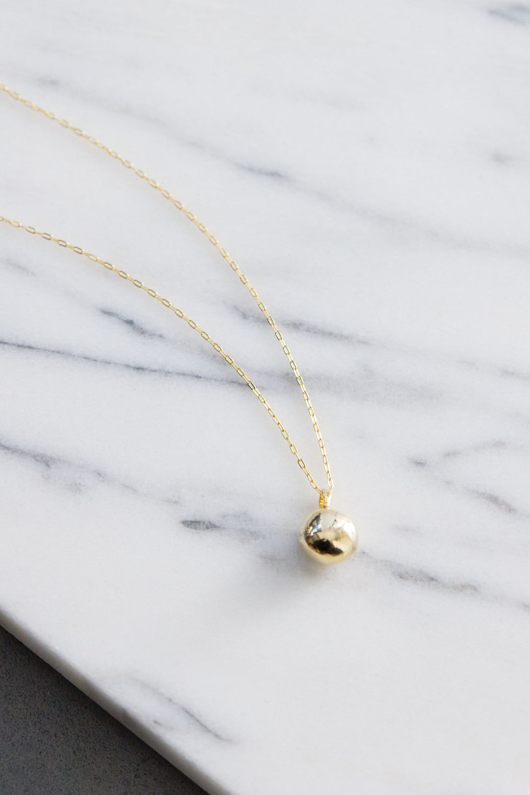 ミニボールネックレス