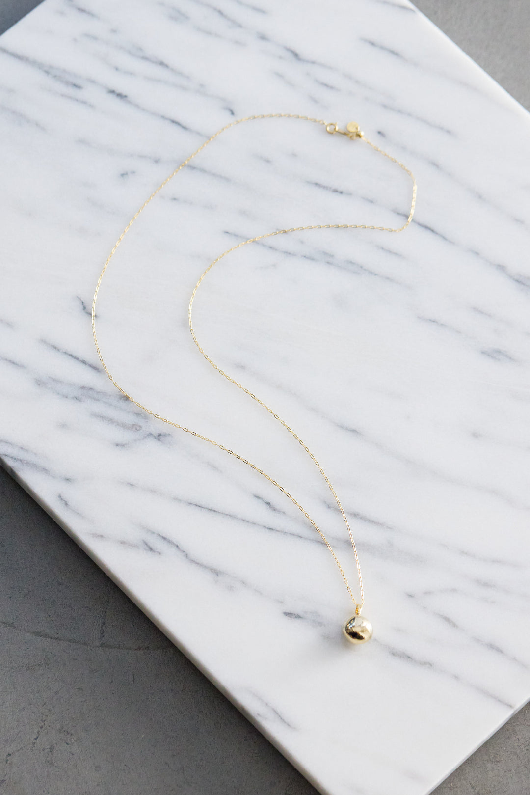 ミニボールネックレス