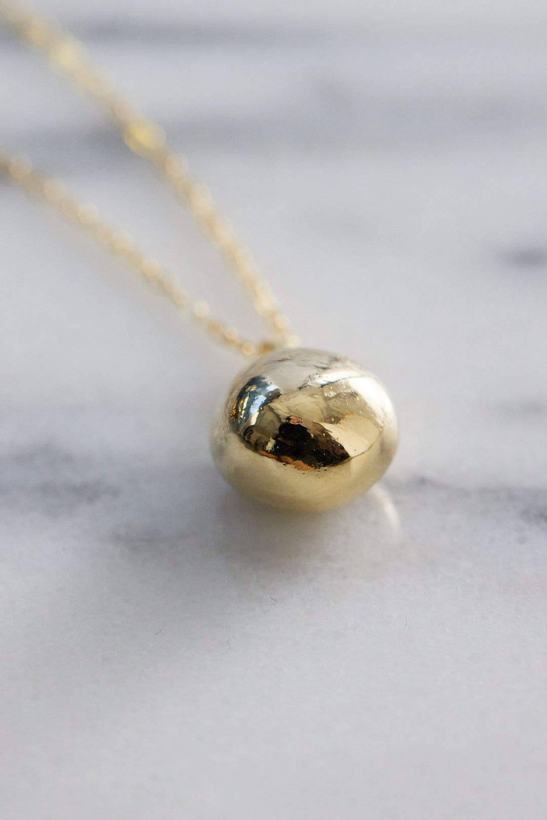 ミニボールネックレス