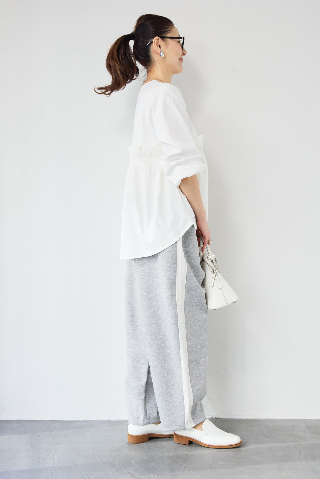 異素材切替サイドラインパンツ