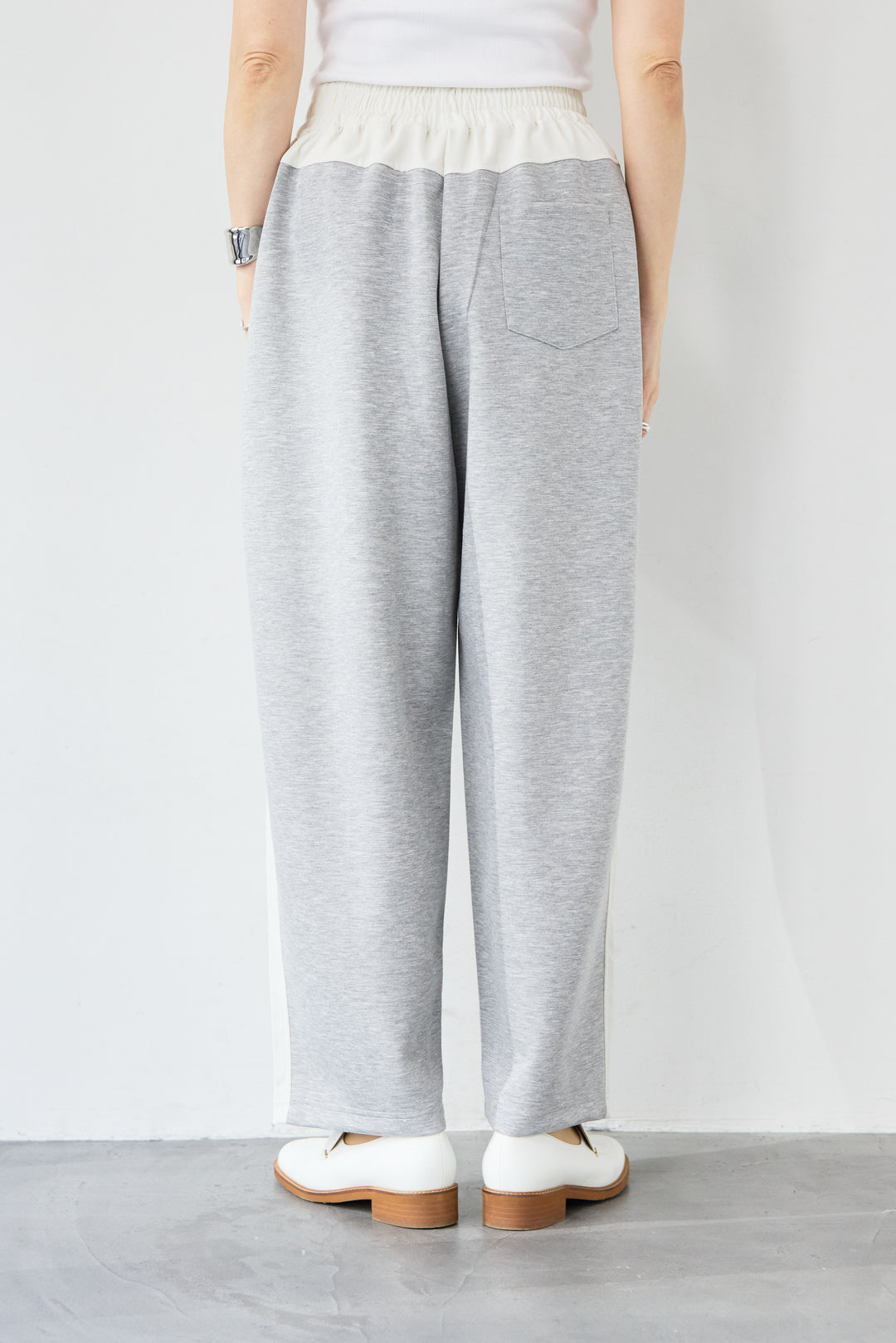 異素材切替サイドラインパンツ