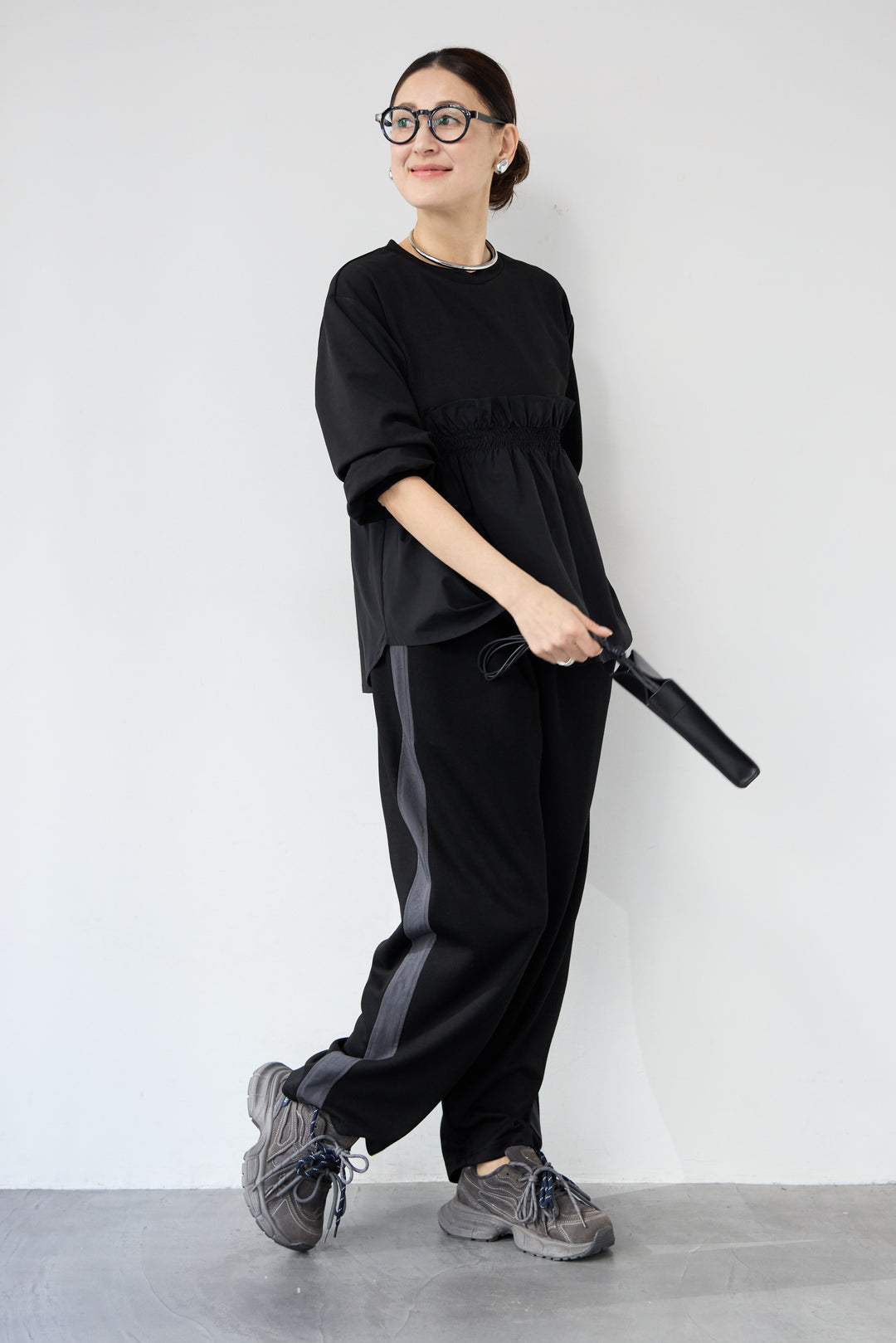 異素材切替サイドラインパンツ