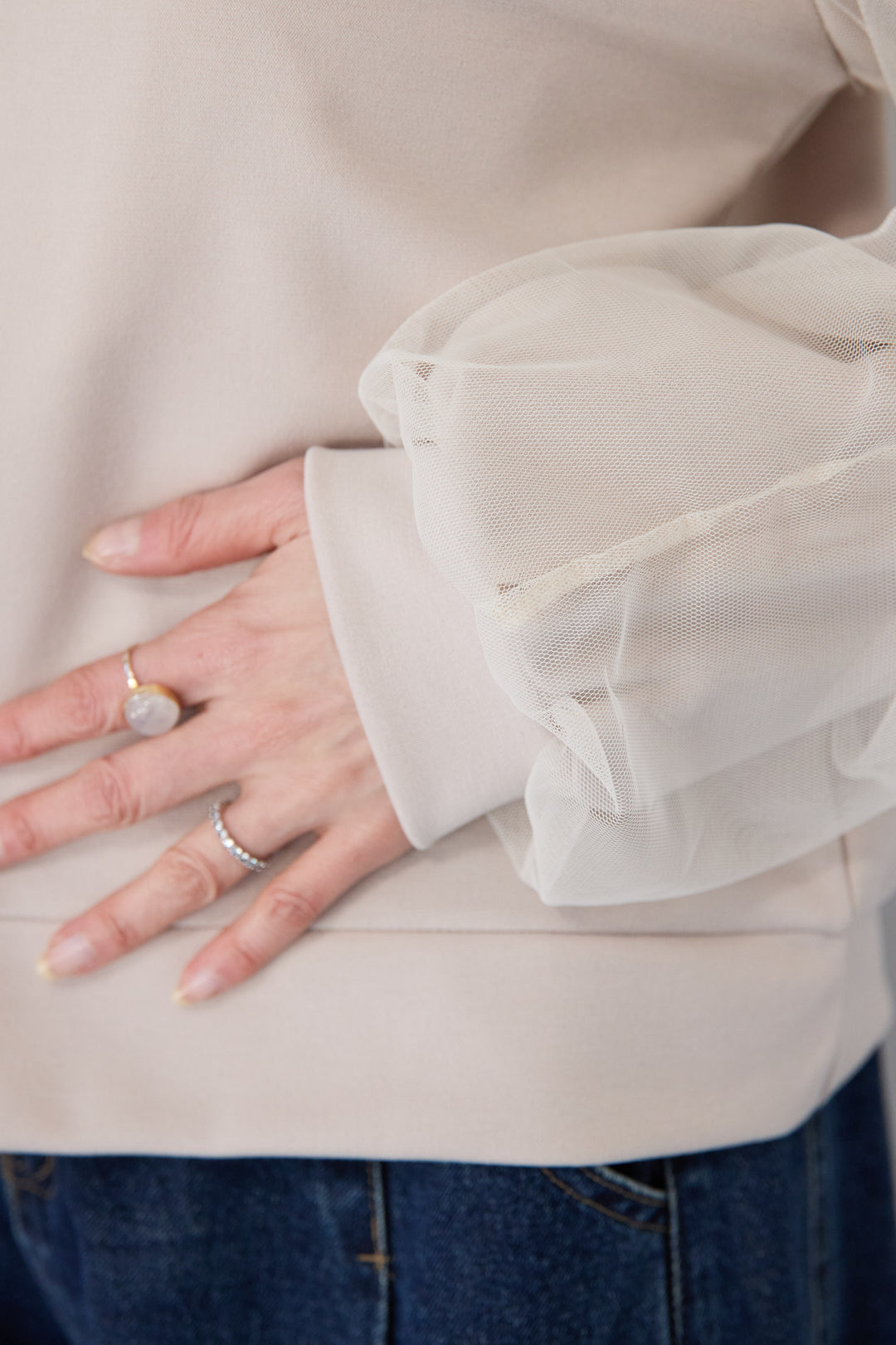 チュールスリーブ ドッキングプルオーバー