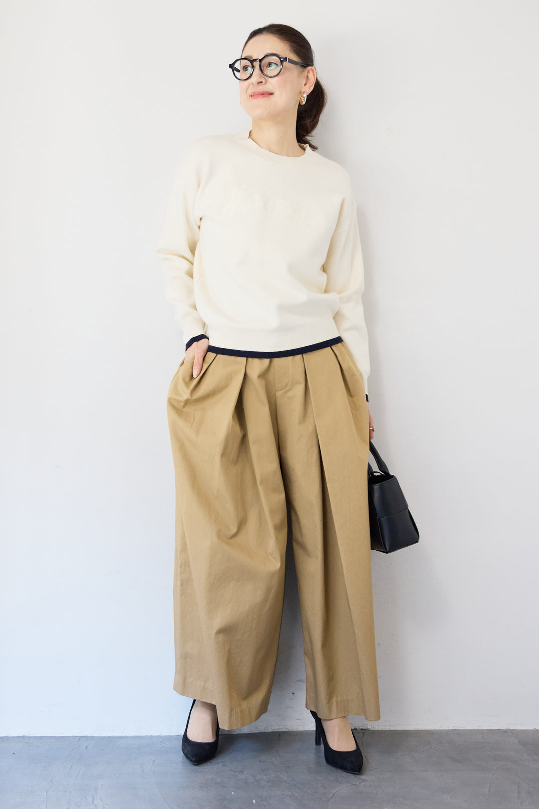 ロゴ刺繍ニットプルオーバー