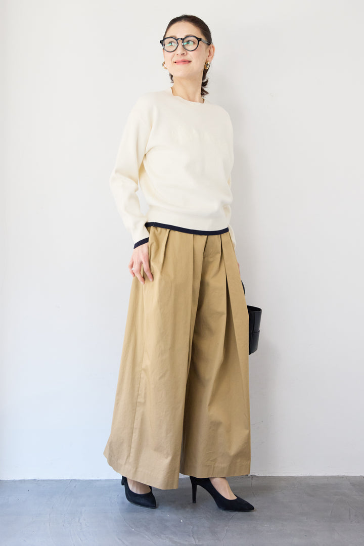 ロゴ刺繍ニットプルオーバー