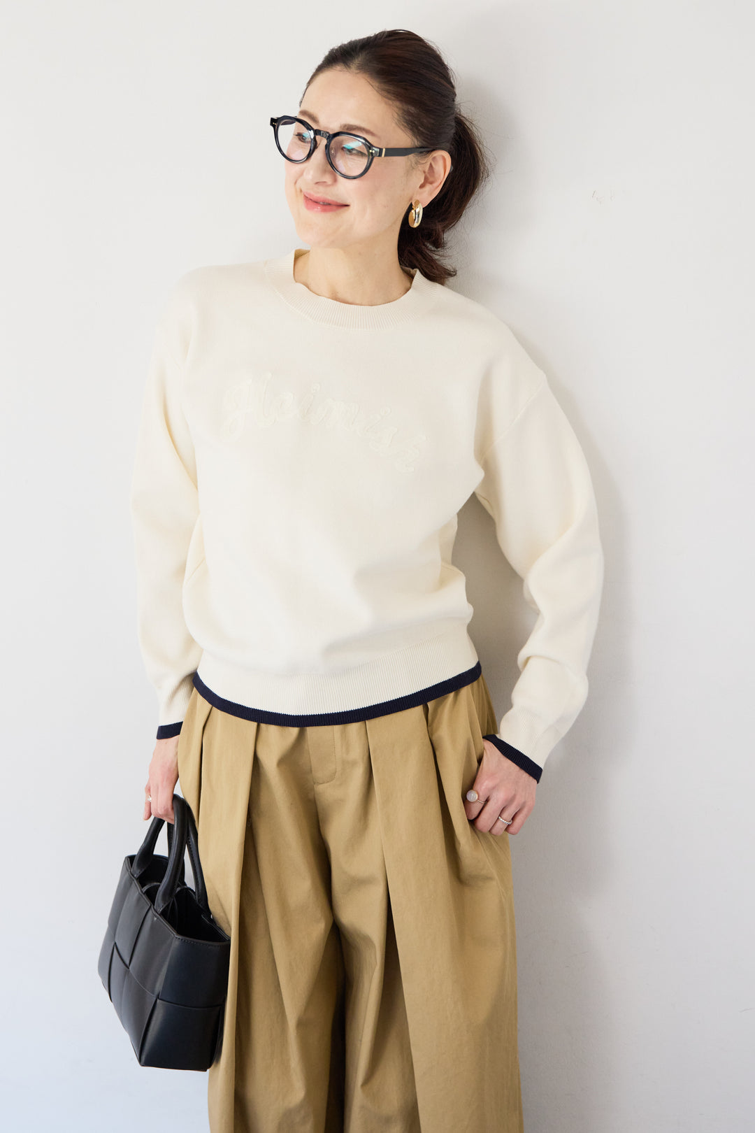 ロゴ刺繍ニットプルオーバー