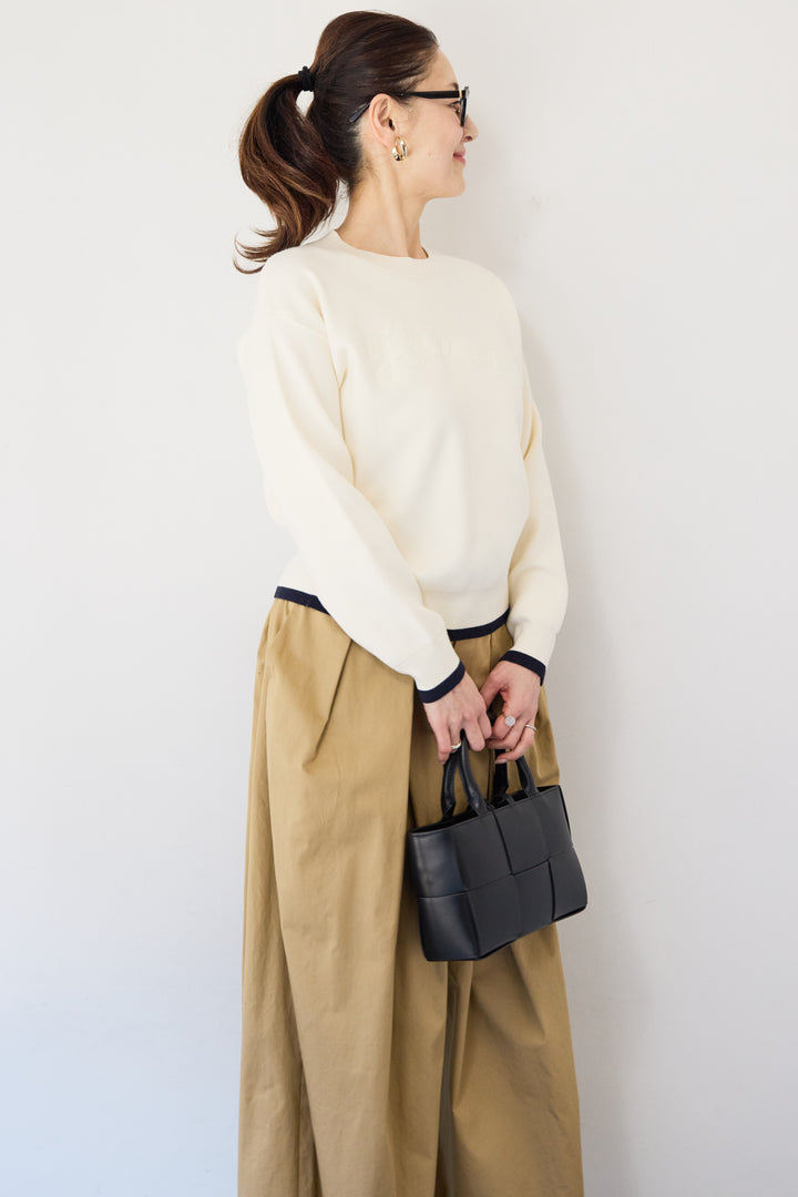 ロゴ刺繍ニットプルオーバー