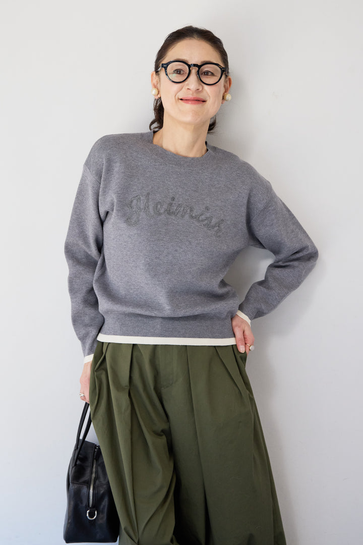 ロゴ刺繍ニットプルオーバー