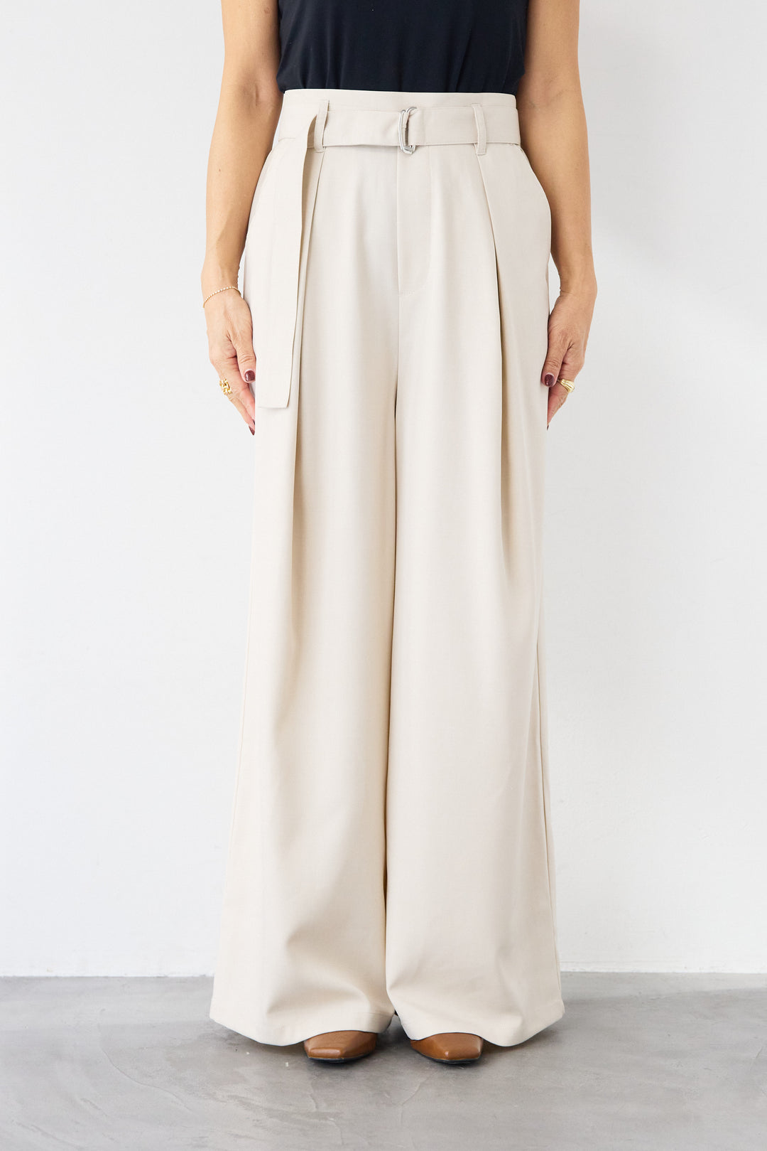 2タック ベルテッド・ワイドストレートパンツ（セットアップ対応）