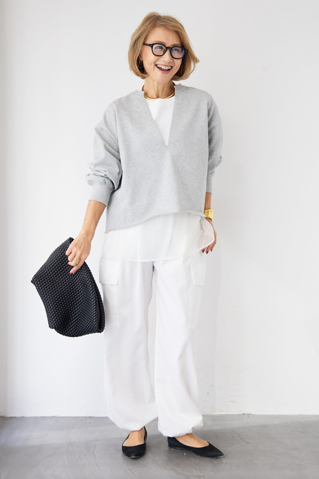 [SET]深Vネック ロゴ刺繍 ショートスウェットプルオーバー+ジョーゼットライク・カーゴジョガーパンツ(2set)