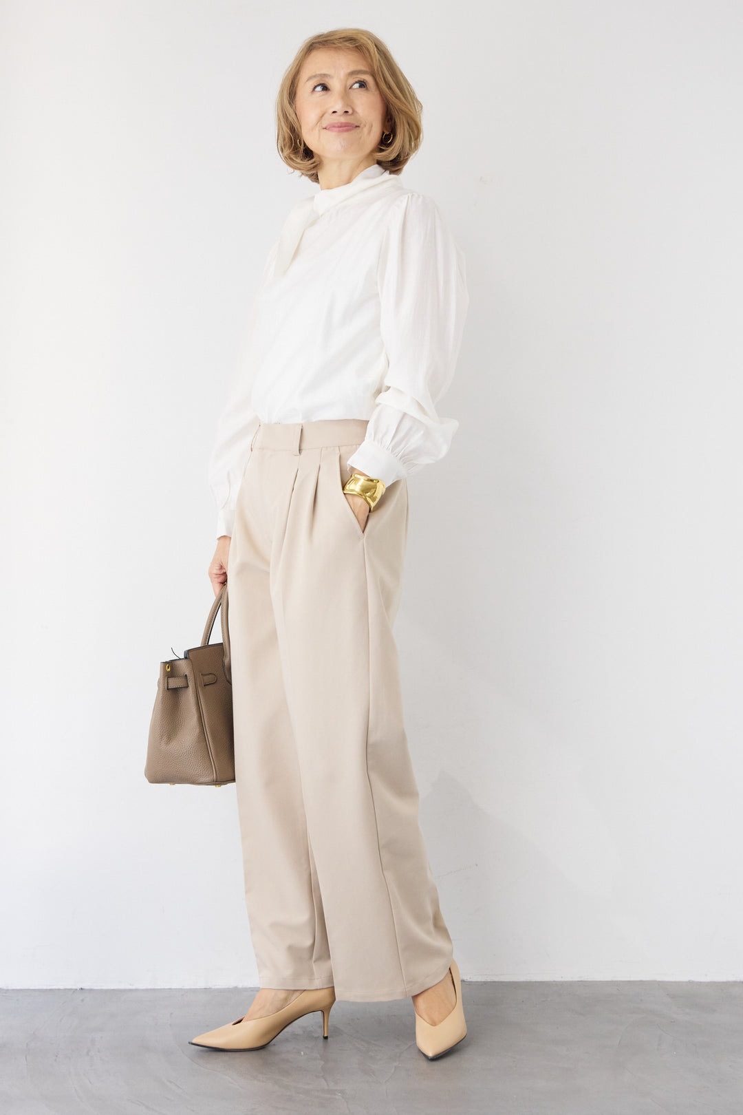 ボウタイ風ハイネック ボリュームスリーブブラウス