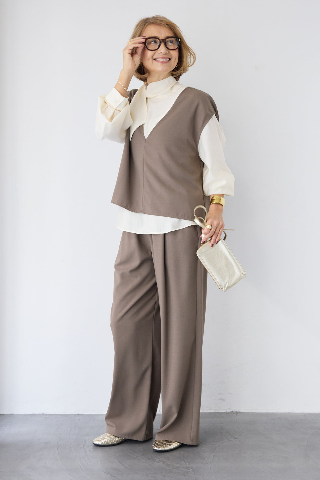 【2セットアップ】Vネックショートベスト × イージーワイドパンツ