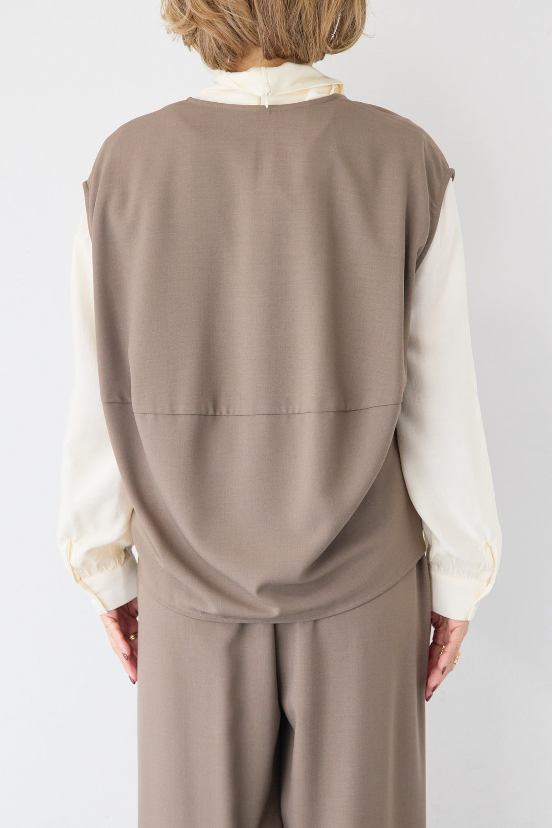 【2セットアップ】Vネックショートベスト × イージーワイドパンツ