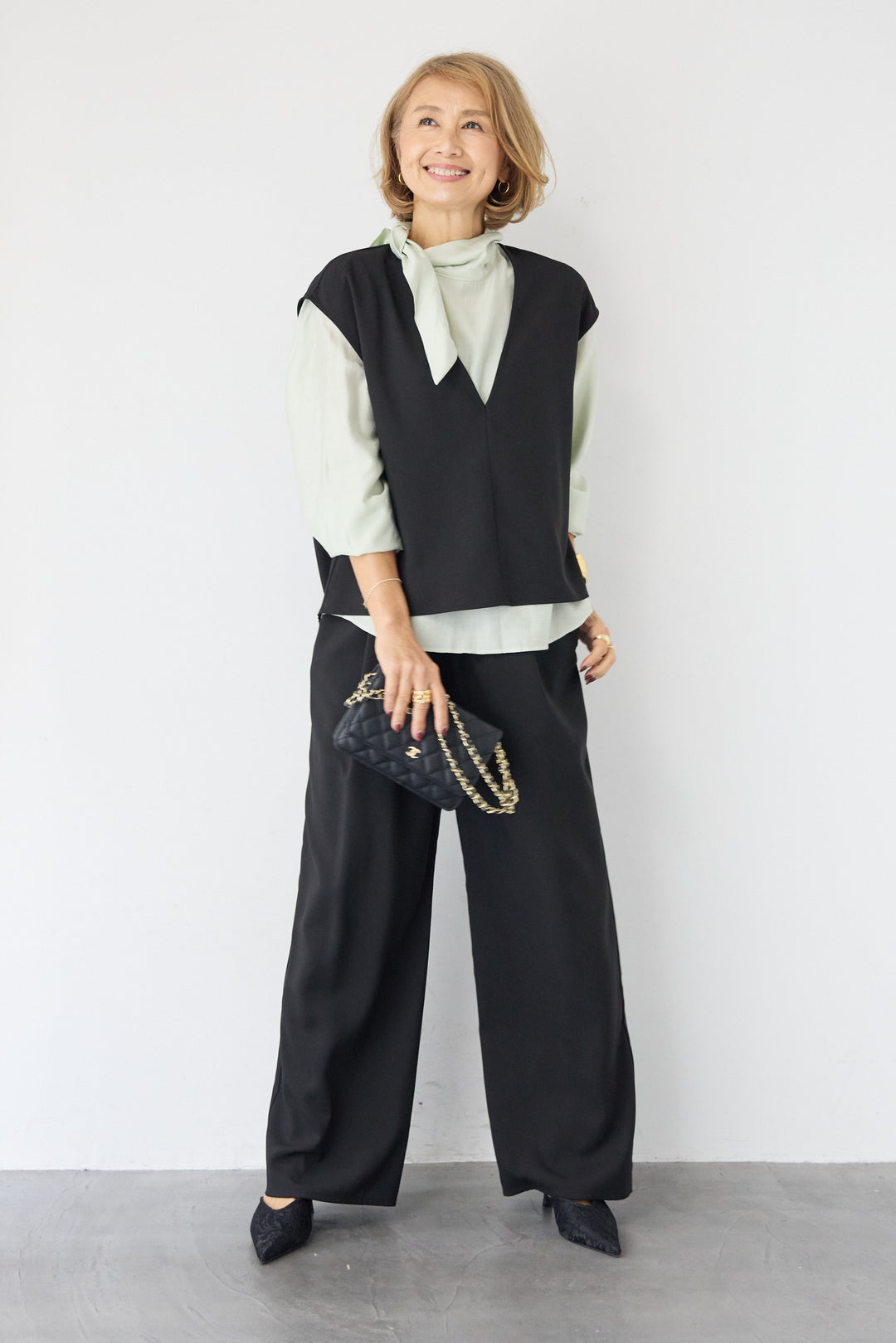 [SET]ボウタイ風ハイネック ボリュームスリーブブラウス+【2セットアップ】Vネックショートベスト × イージーワイドパンツ(2set)