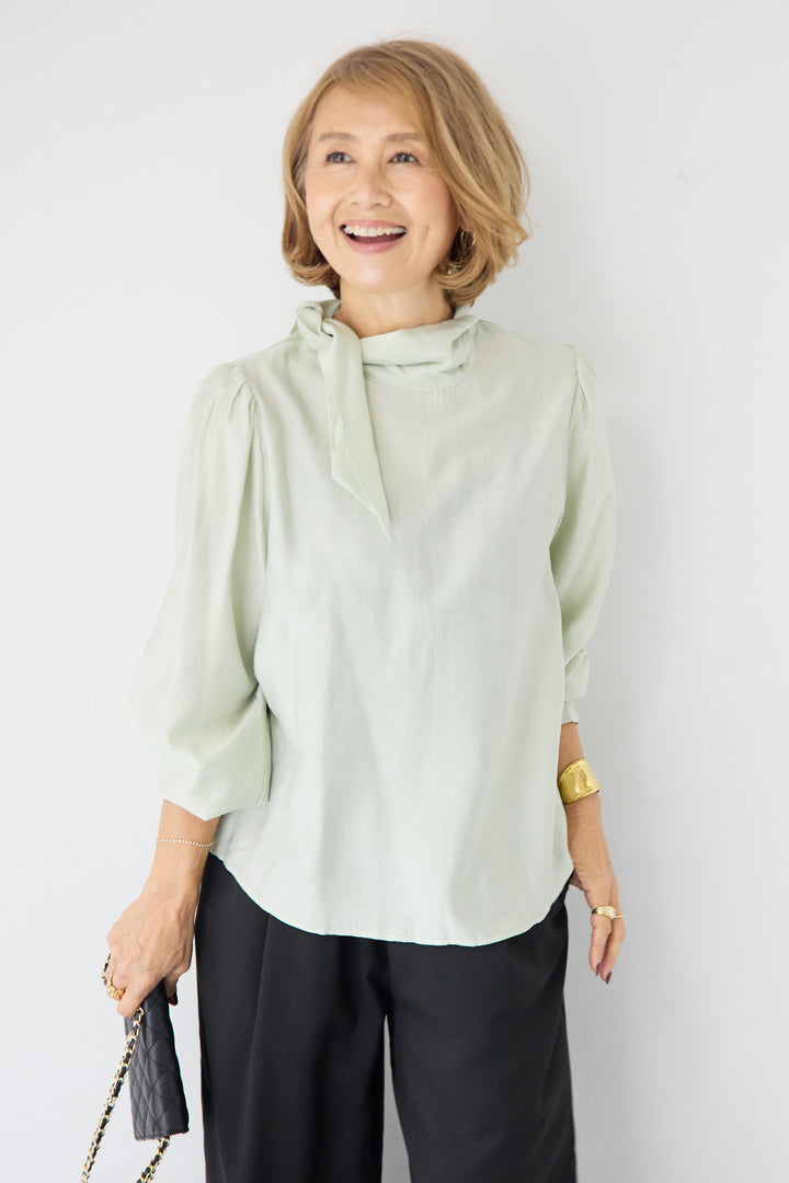 ボウタイ風ハイネック ボリュームスリーブブラウス