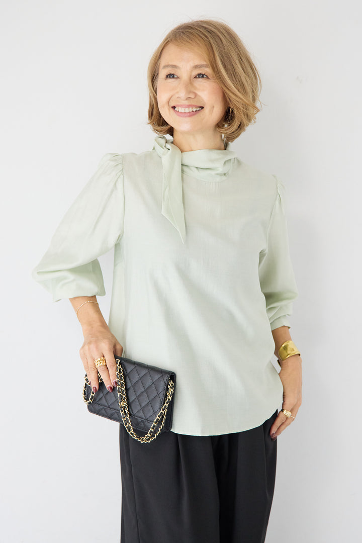 ボウタイ風ハイネック ボリュームスリーブブラウス