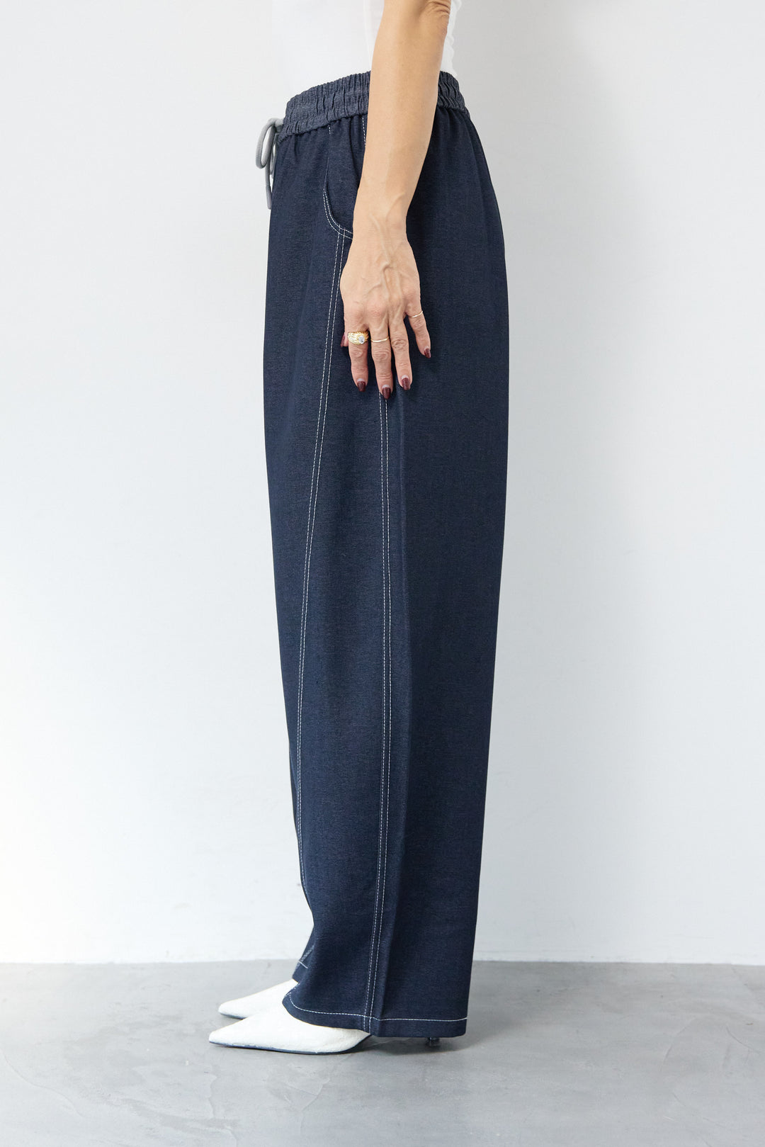 配色ステッチ・カーブデニムパンツ