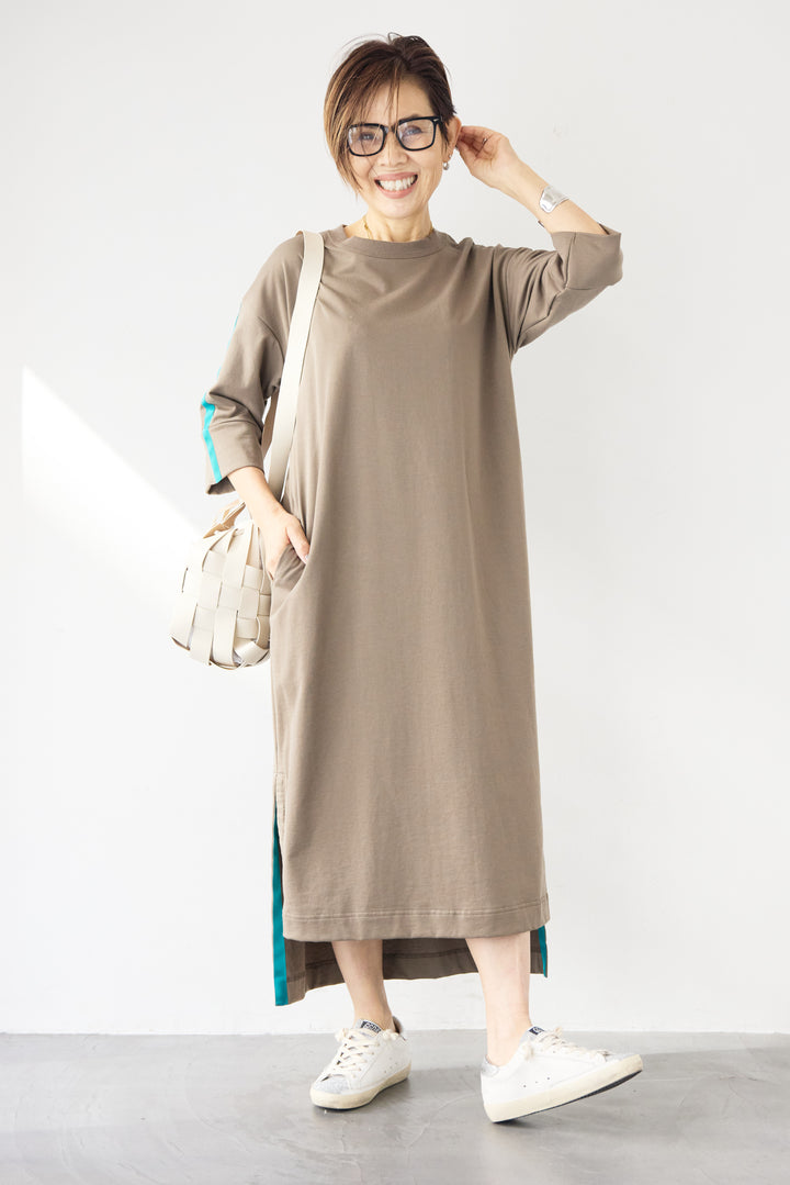 テープラインカットワンピース