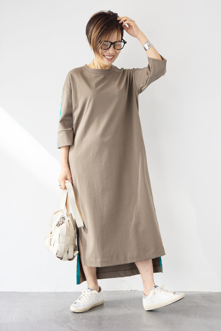 テープラインカットワンピース