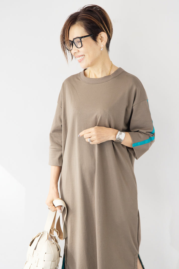 テープラインカットワンピース