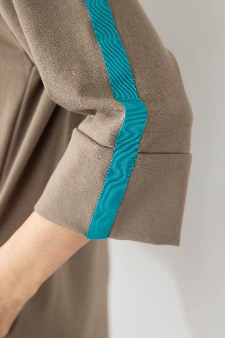 テープラインカットワンピース