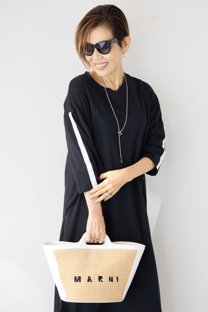 テープラインカットワンピース