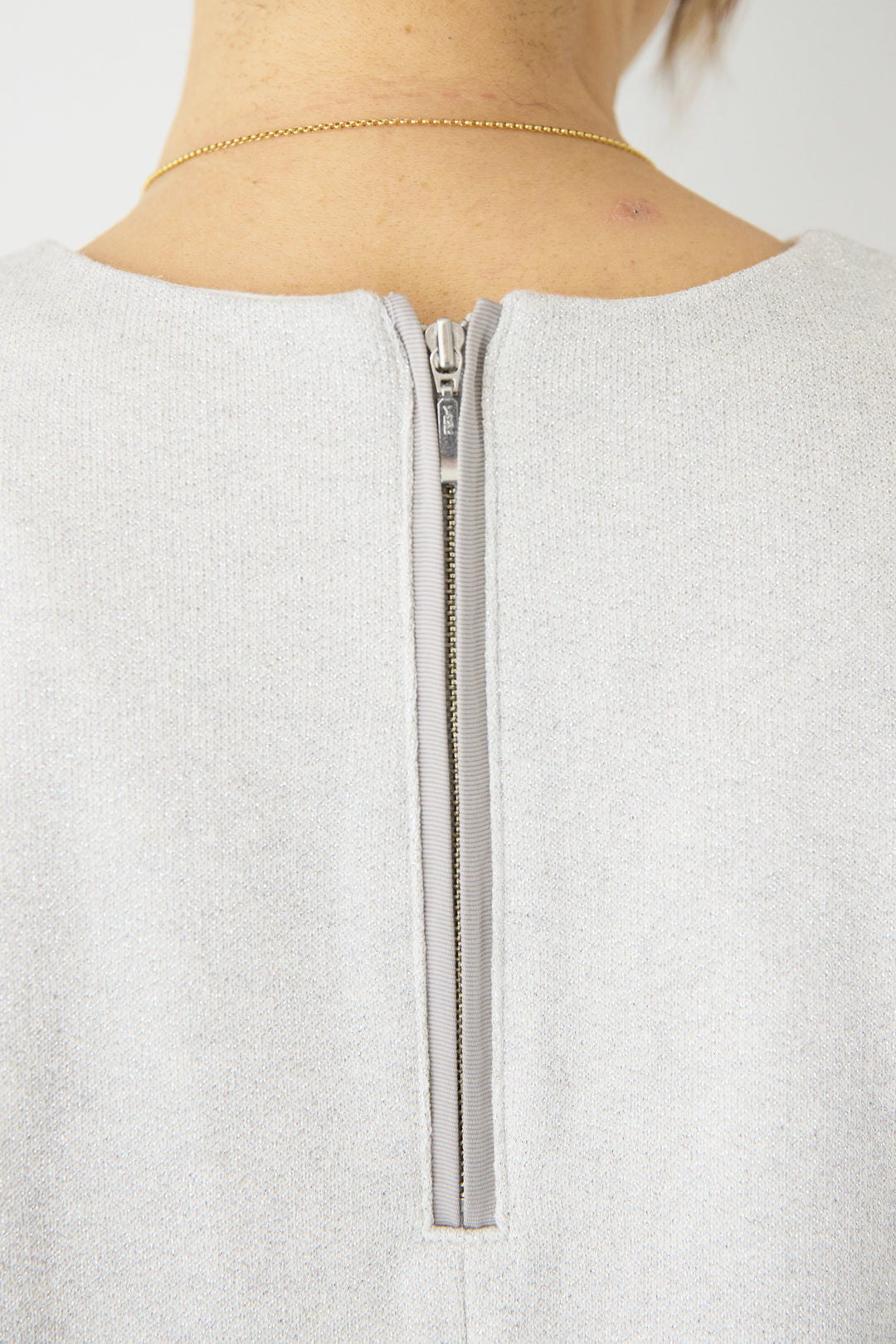 バックジップ裏毛ラメプルオーバー