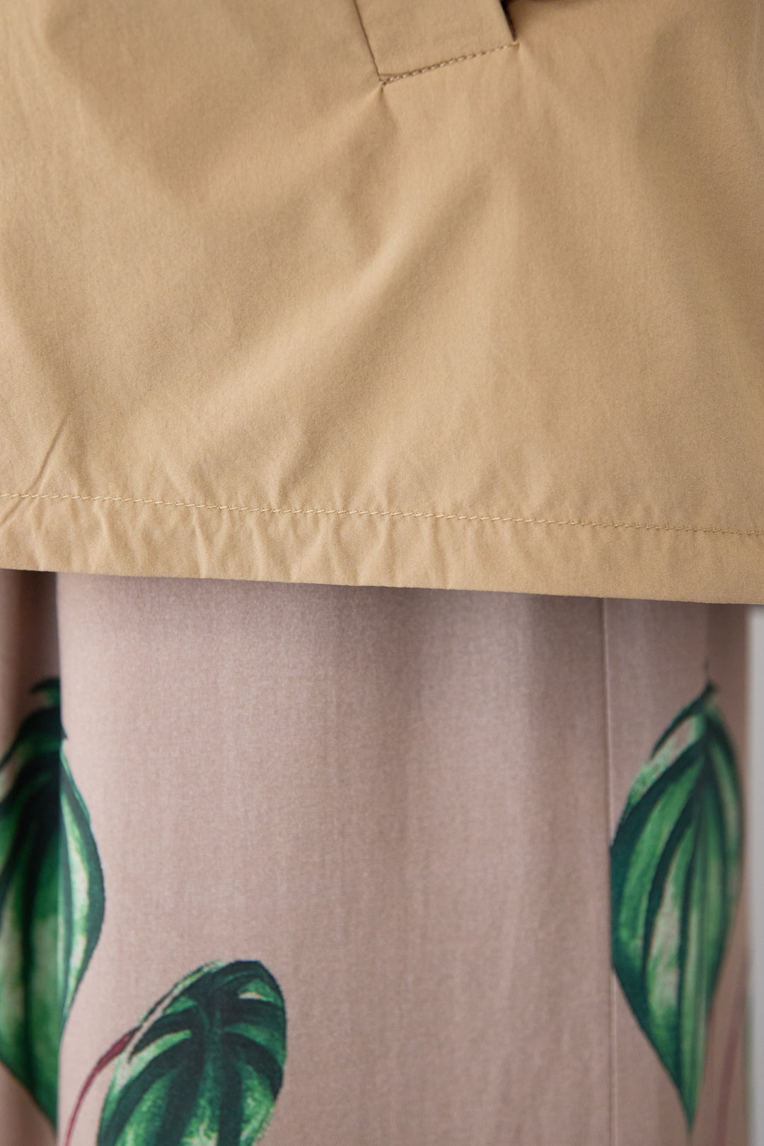 ギャザーネックライトブルゾン