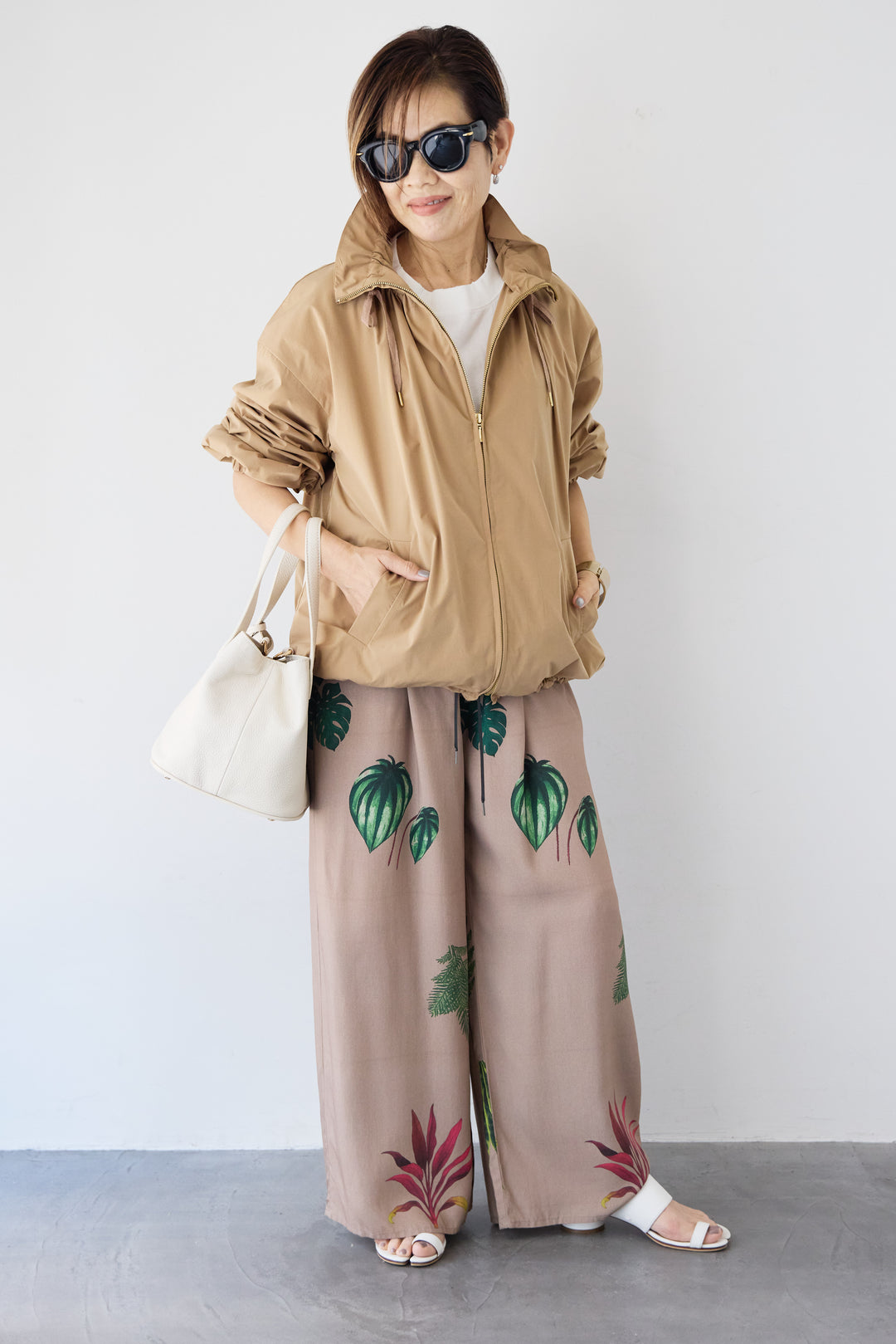 ボタニカルリーフ イージーワイドパンツ