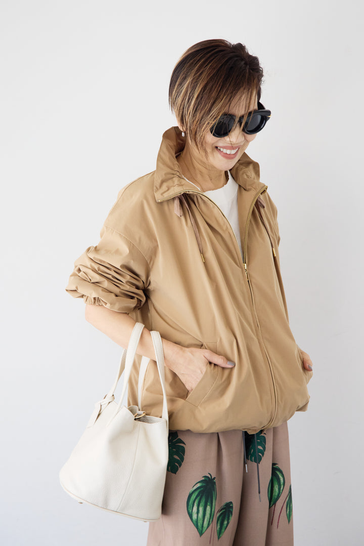 ギャザーネックライトブルゾン