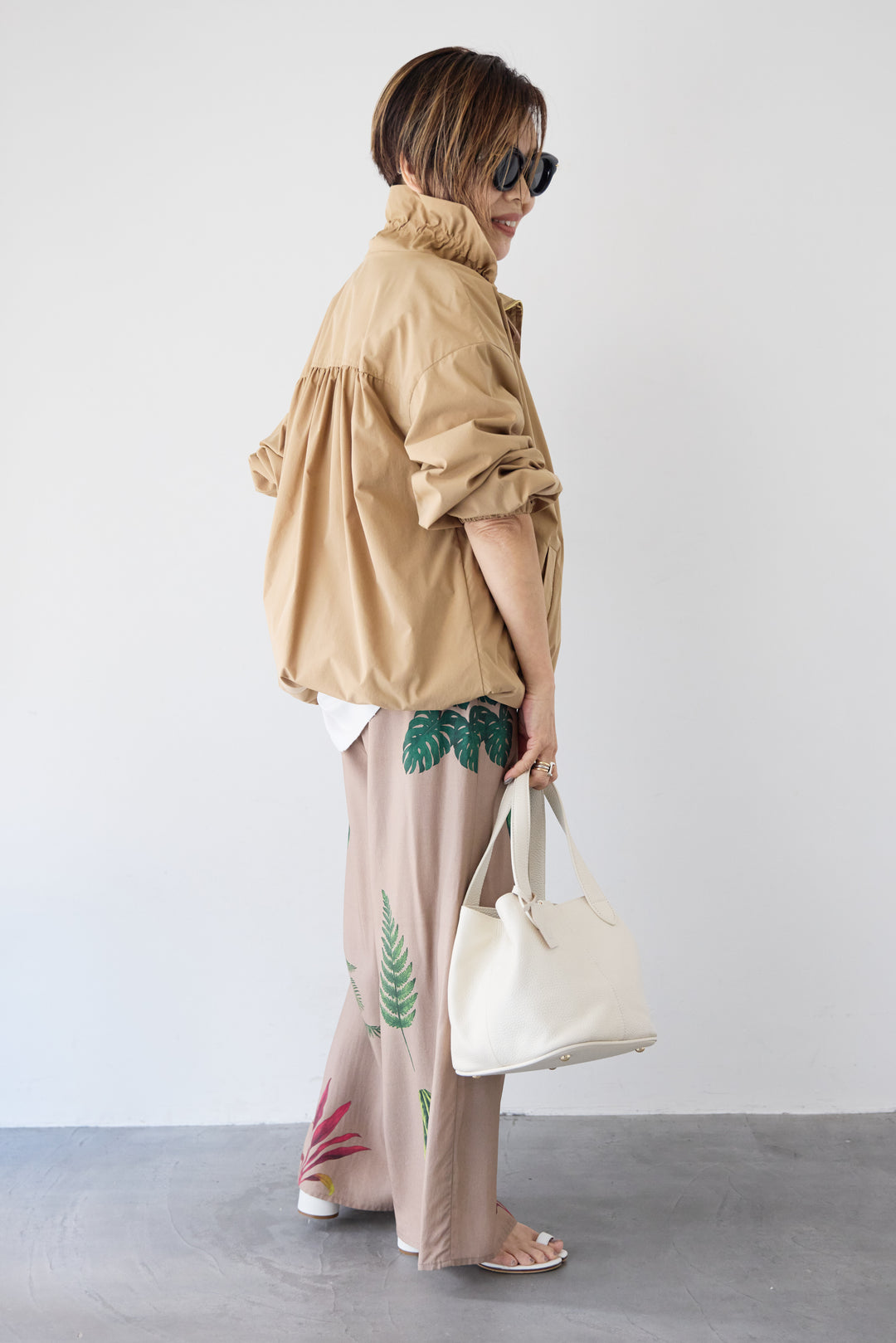 ギャザーネックライトブルゾン