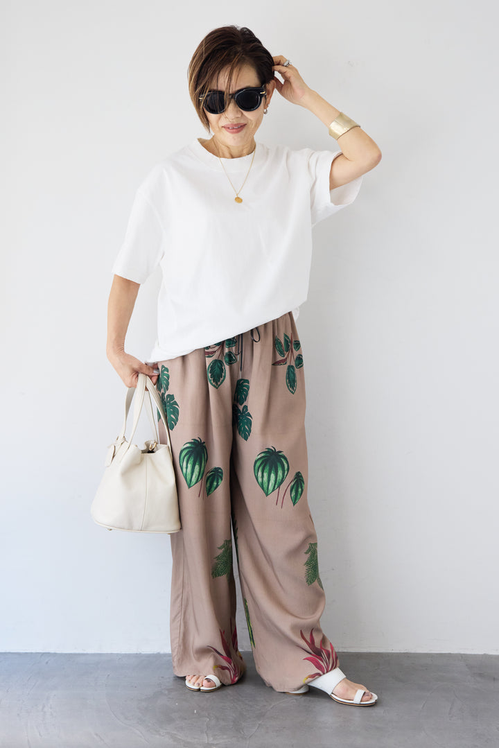 ボタニカルリーフ イージーワイドパンツ