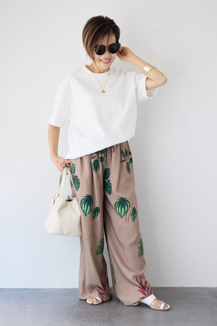 ボタニカルリーフ イージーワイドパンツ