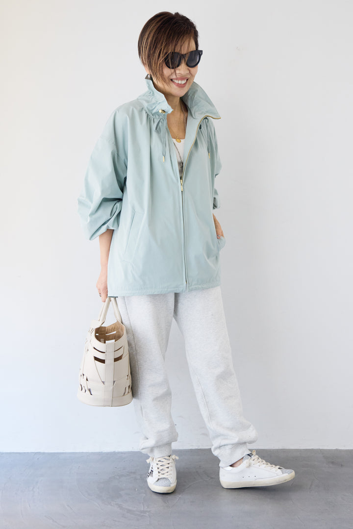 ギャザーネックライトブルゾン