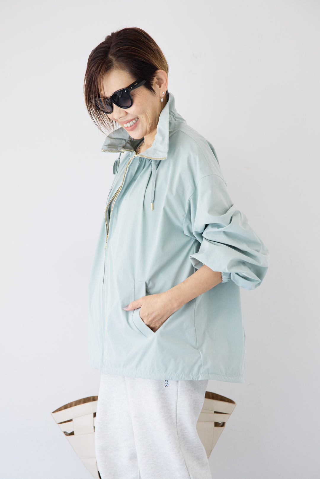 ギャザーネックライトブルゾン