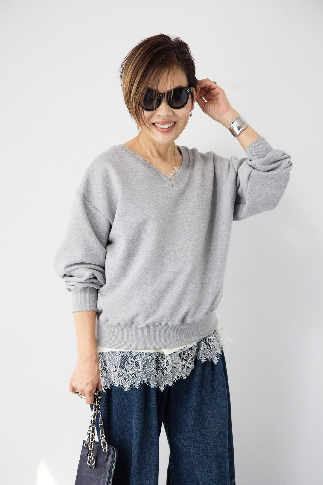 [SET]クロップド丈 Vネックスウェット+シルキーエリュール レースキャミソール(2set)