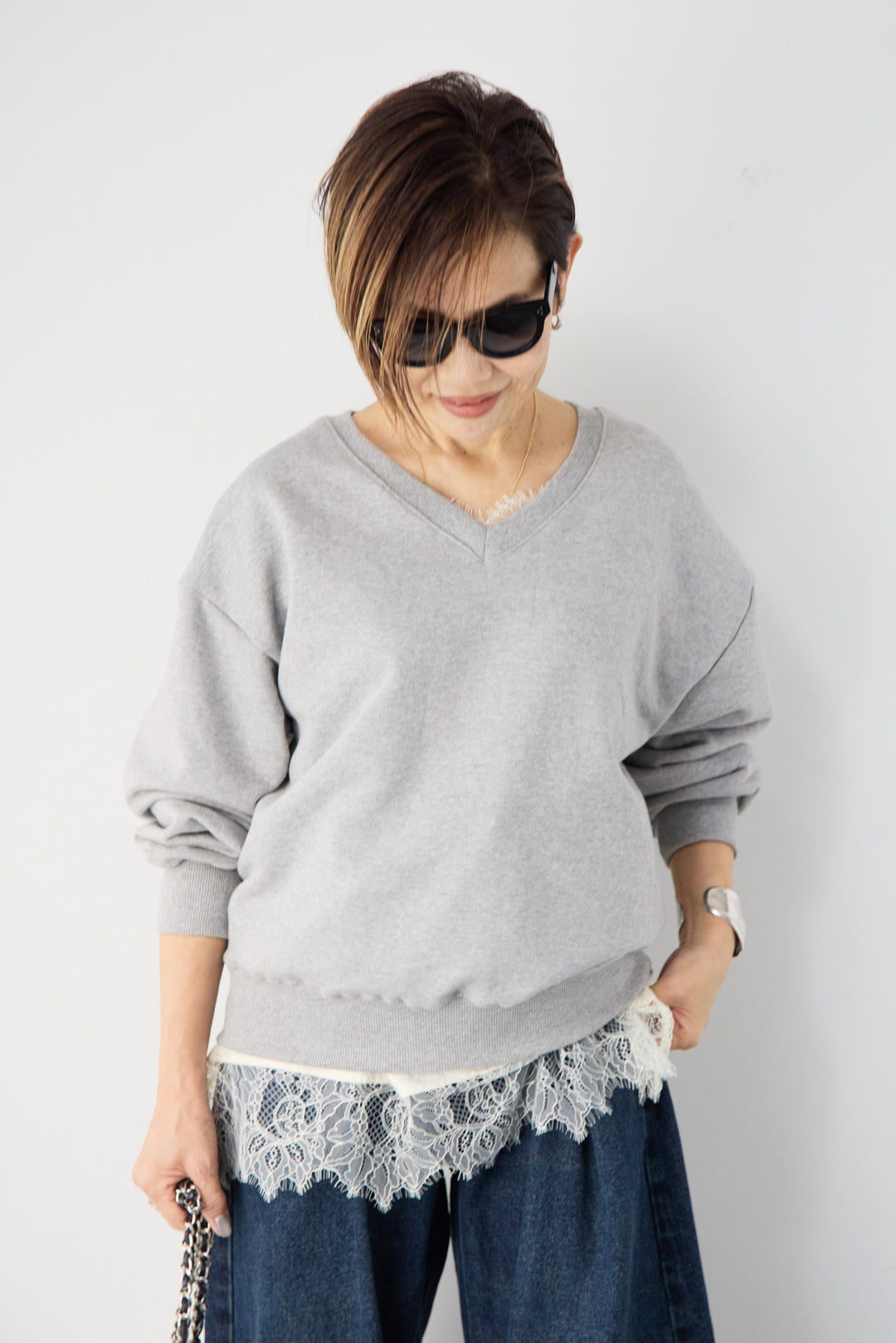 クロップド丈 Vネックスウェット