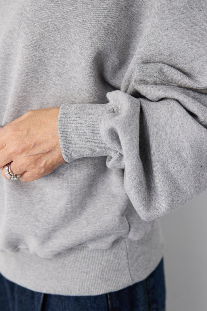 [SET]クロップド丈 Vネックスウェット+シルキーエリュール レースキャミソール(2set)