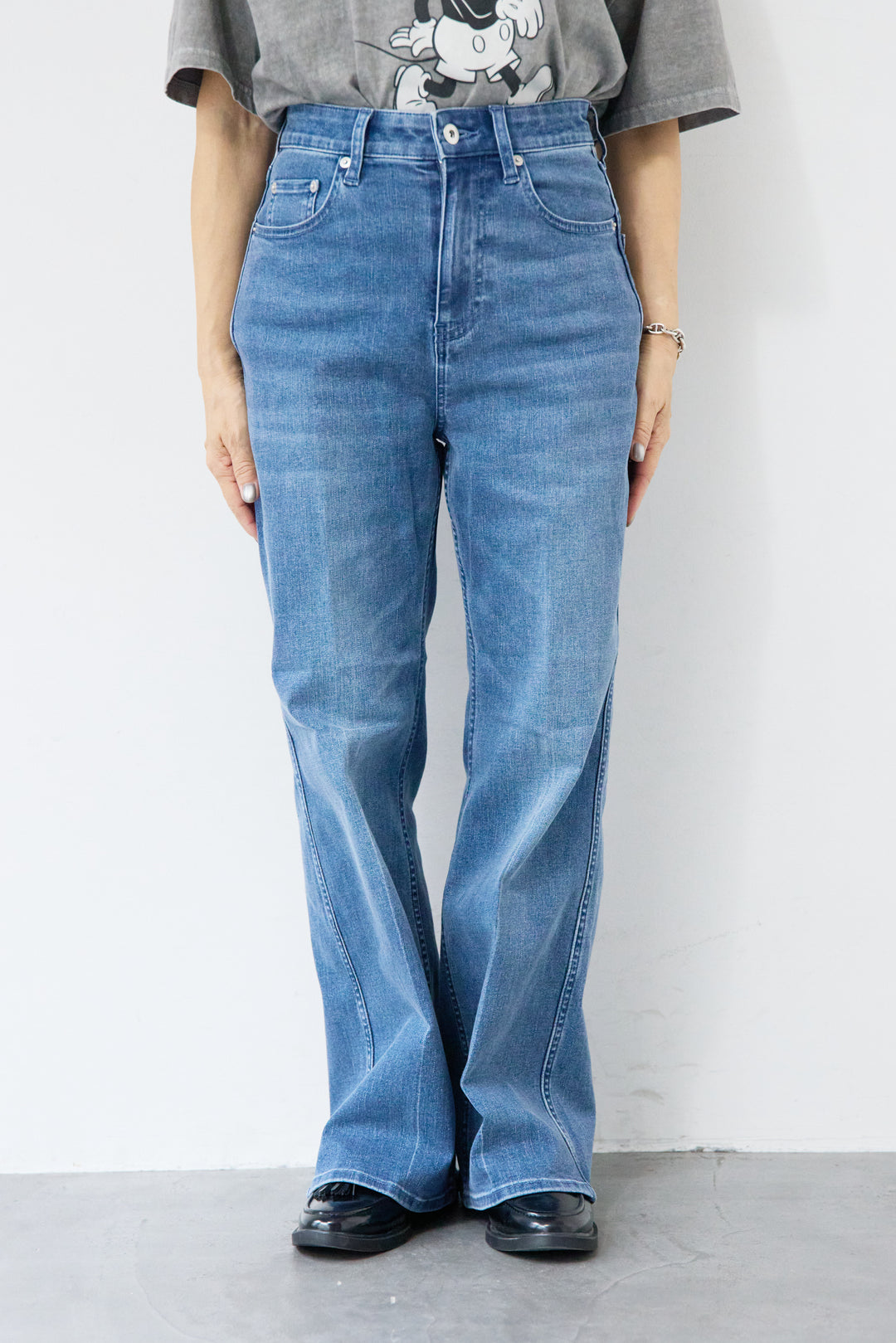 セミフレアデニムパンツ