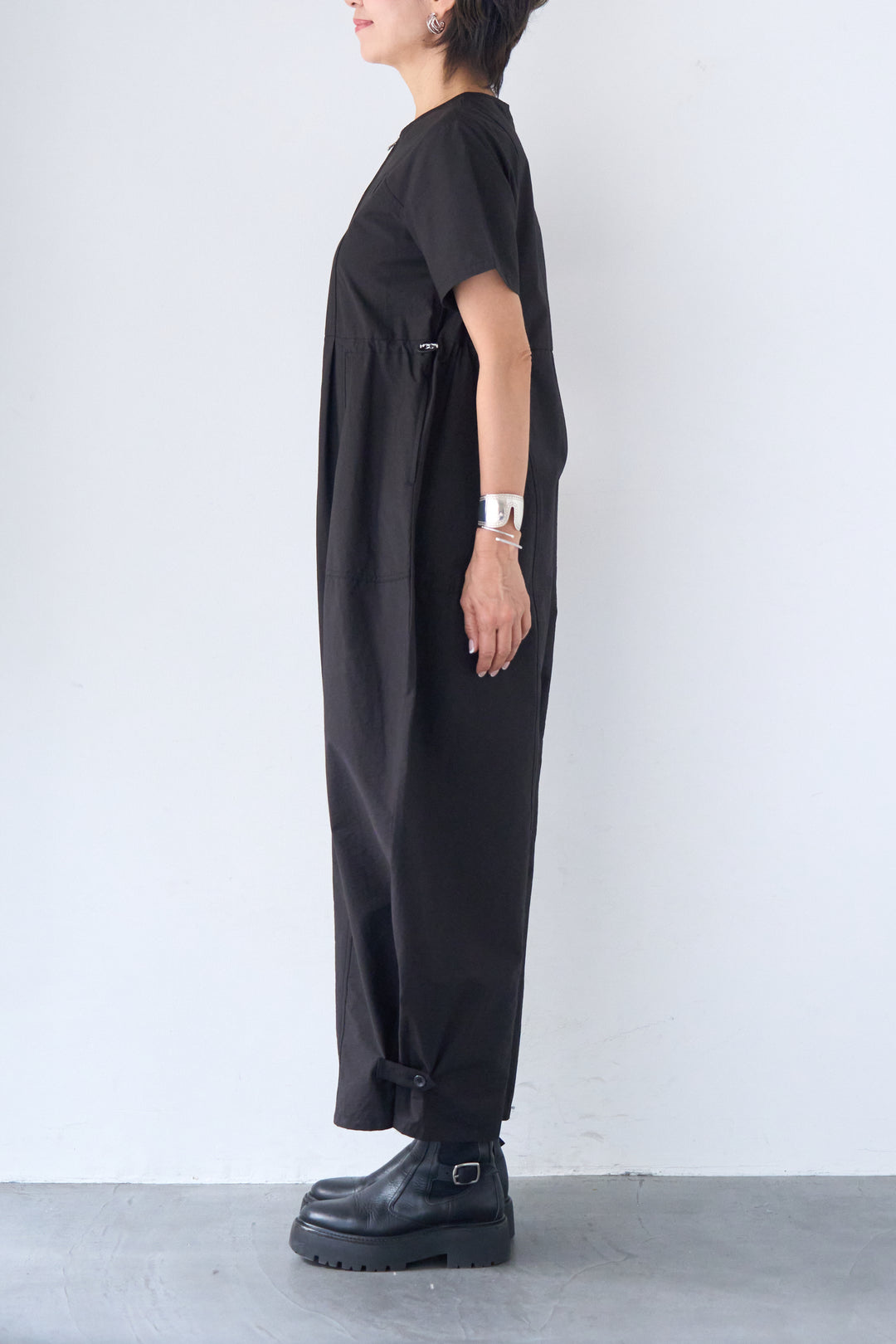 フロントジップコクーンシルエットオールインワン