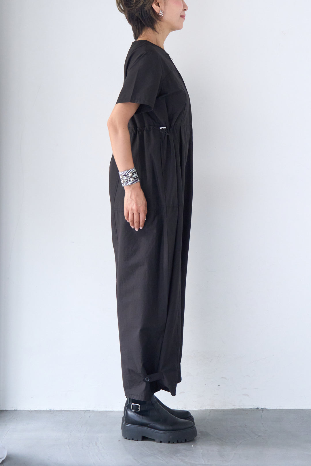 フロントジップコクーンシルエットオールインワン