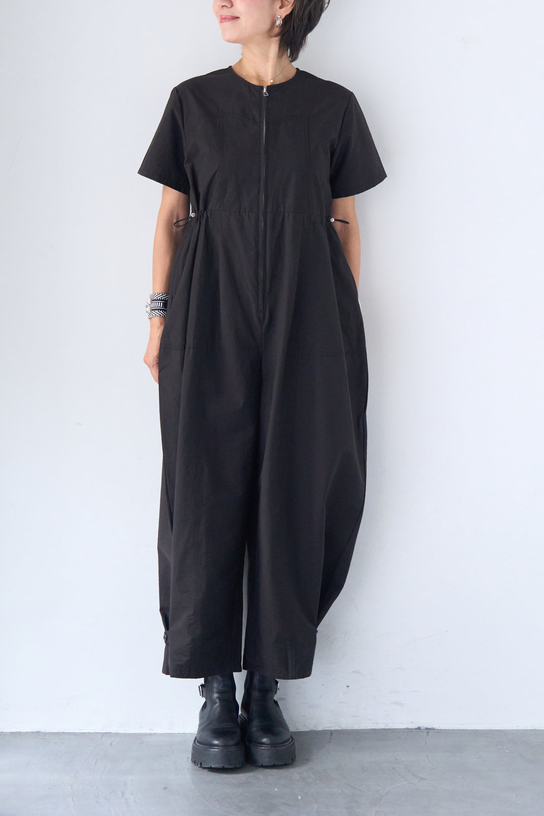 フロントジップコクーンシルエットオールインワン