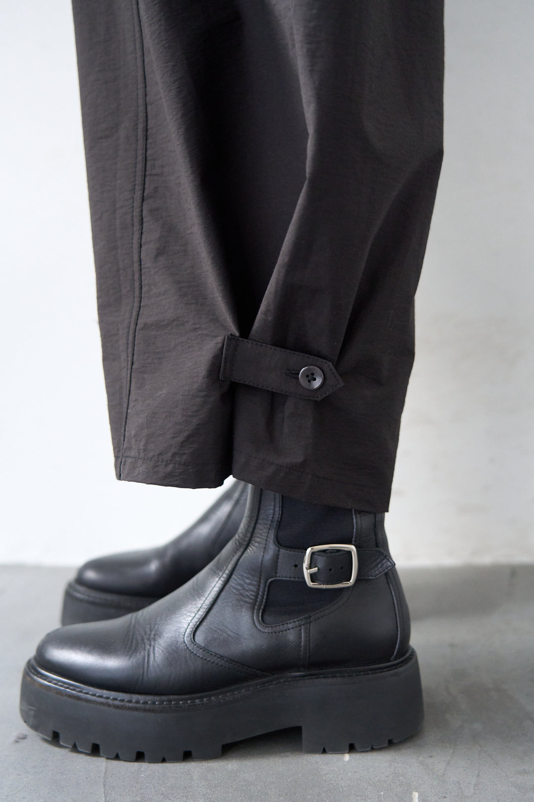 フロントジップコクーンシルエットオールインワン