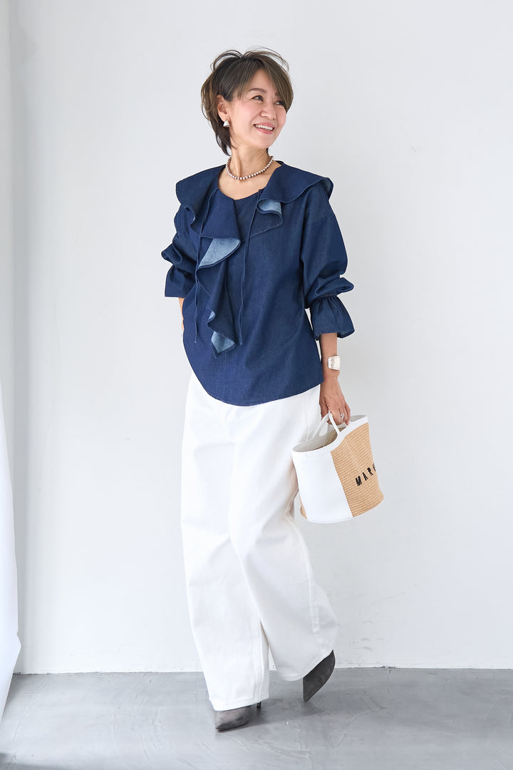 ラッフルカラー ライトデニムブラウス