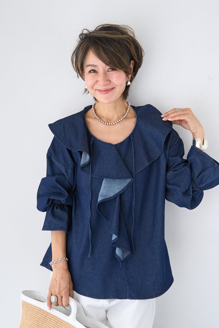 ラッフルカラー ライトデニムブラウス