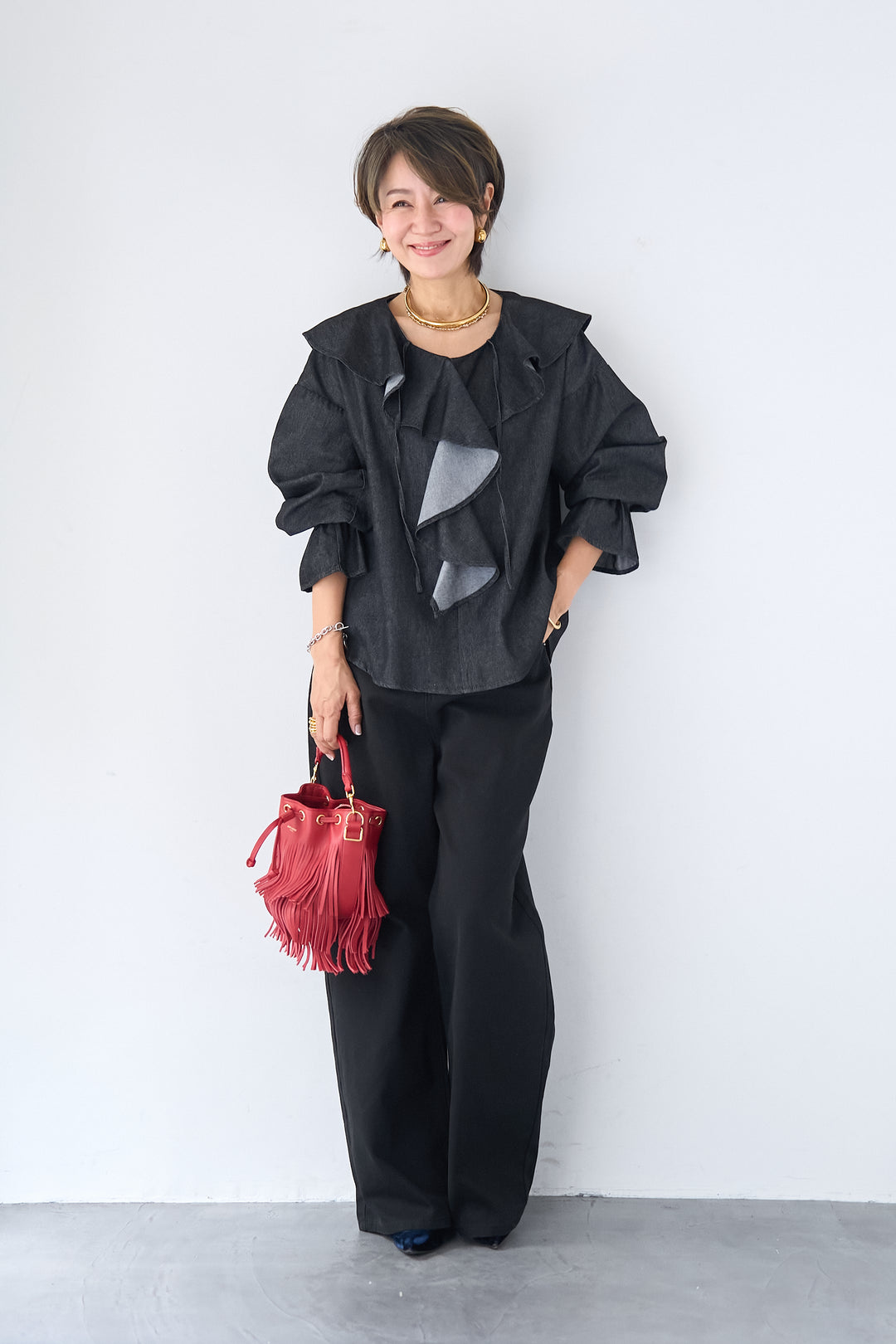 ラッフルカラー ライトデニムブラウス