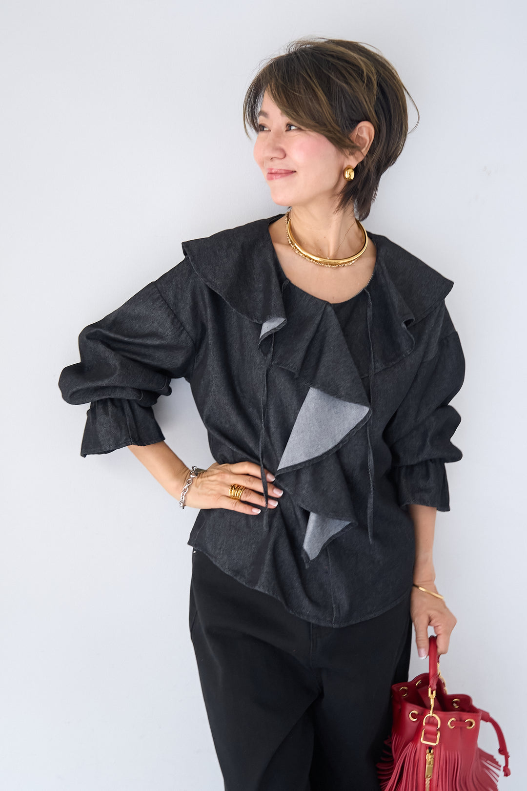 ラッフルカラー ライトデニムブラウス